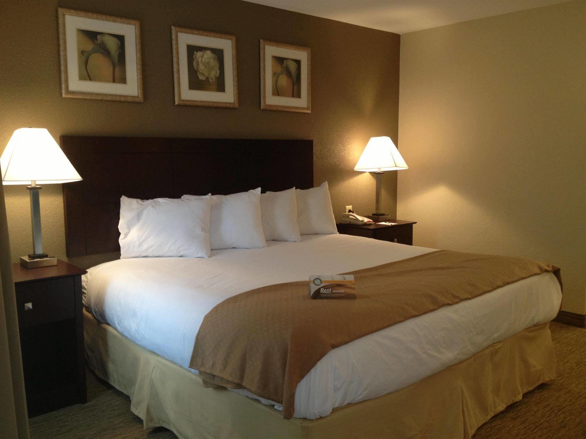 Quality Inn Waterbury Exterior foto
