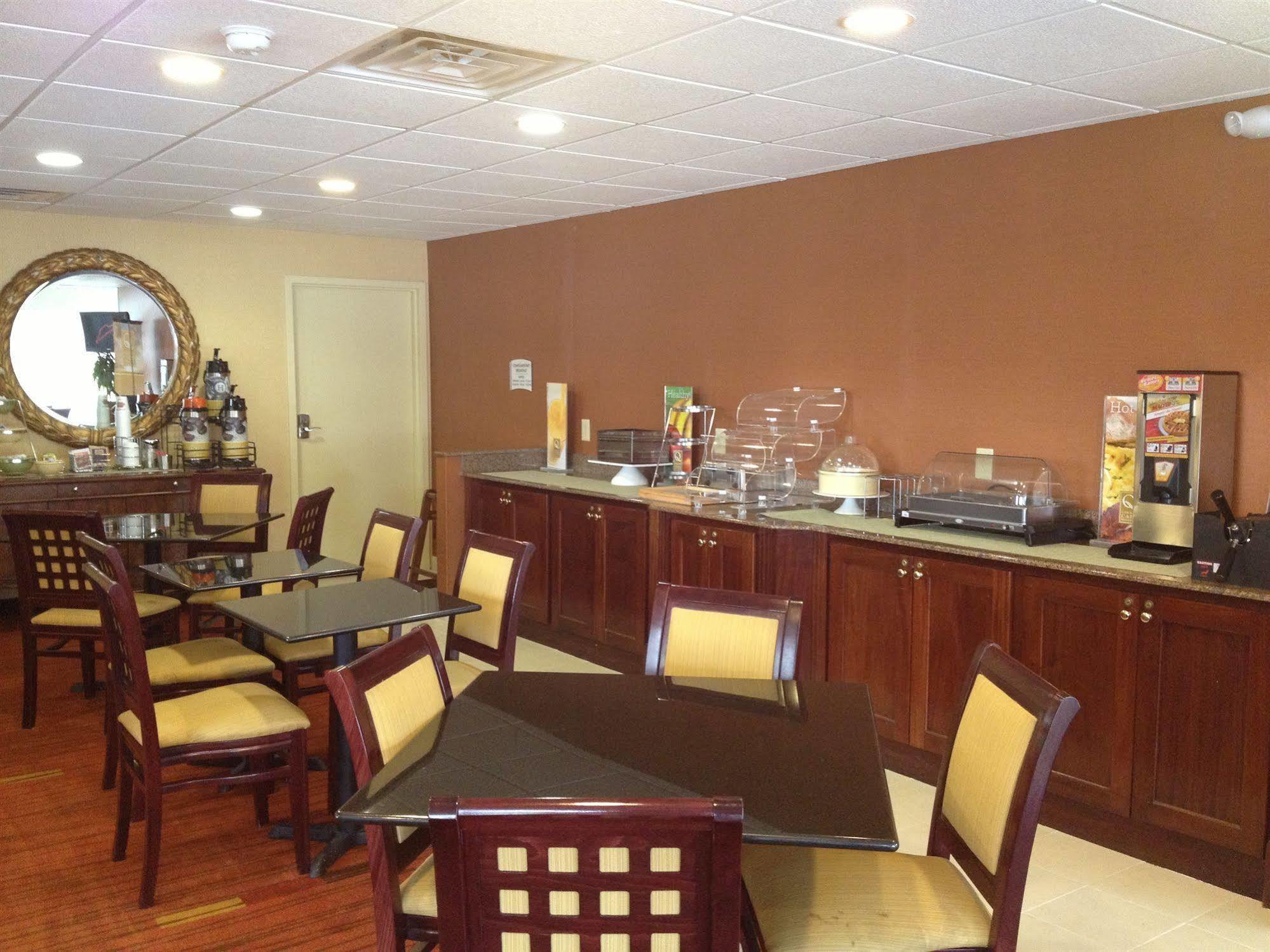 Quality Inn Waterbury Exterior foto